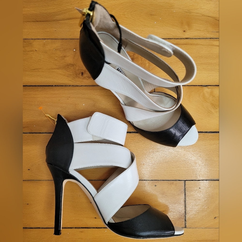 Manolo Blahnik Elegant Black and White leather Women's open toe Heels